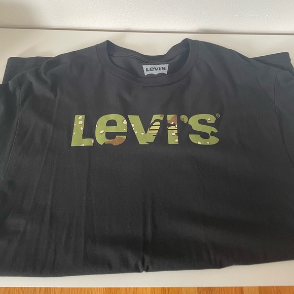 Levis Shirt Mens X-Large Black Camouflage Spell Out Short Sleeve Crew Neck. - Picture 1 of 2